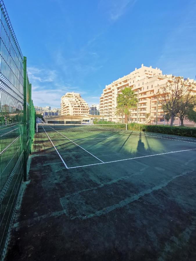 Logement Terrain De Tennis/Piscine 800M De La Mer Portimão Kültér fotó